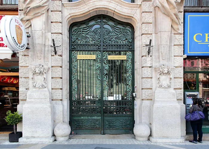 Maverick DowntownHostal